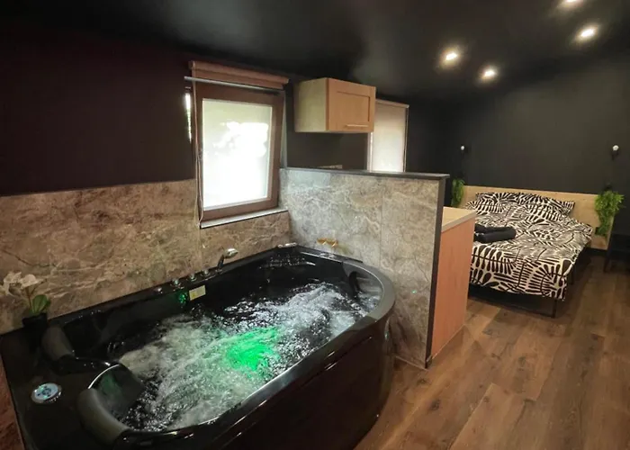 Jacuzzi Love Room